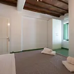 Irilia, Private Pool With Unrestricted Sea View Apartment