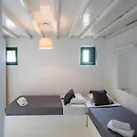 Apartment Irilia, Private Pool With Unrestricted Sea View