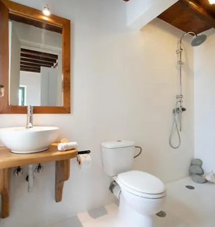 Apartment Irilia, Private Pool With Unrestricted Sea View