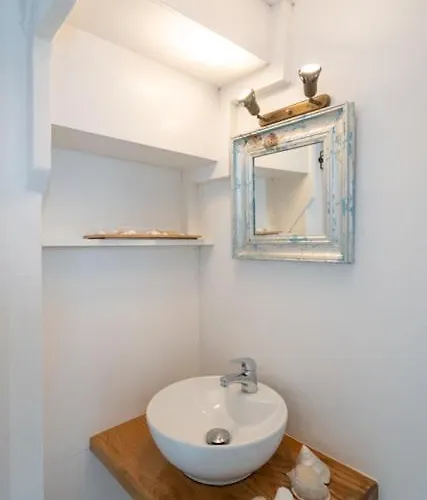 Irilia, Private Pool With Unrestricted Sea View Appartement