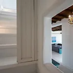 Irilia, Private Pool With Unrestricted Sea View アパート
