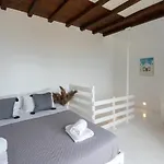 Irilia, Private Pool With Unrestricted Sea View アパート Fanari