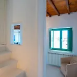 Irilia, Private Pool With Unrestricted Sea View アパート
