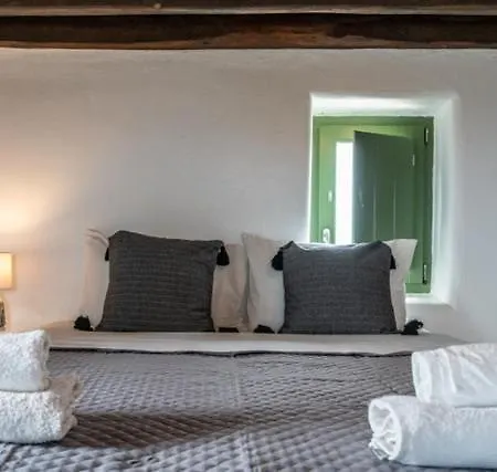 Irilia, Private Pool With Unrestricted Sea View Apartment *