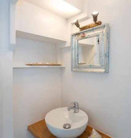 Irilia, Private Pool With Unrestricted Sea View Apartment