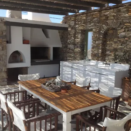 Irilia, Private Pool With Unrestricted Sea View Apartment *