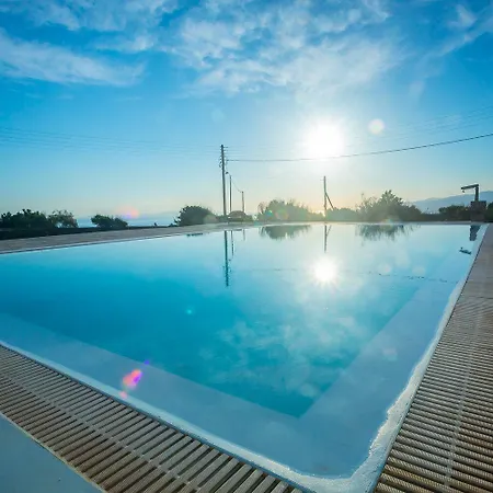 Apartment Irilia, Private Pool With Unrestricted Sea View