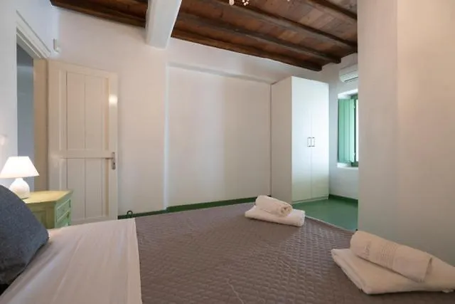 Irilia, Private Pool With Unrestricted Sea View Apartamento